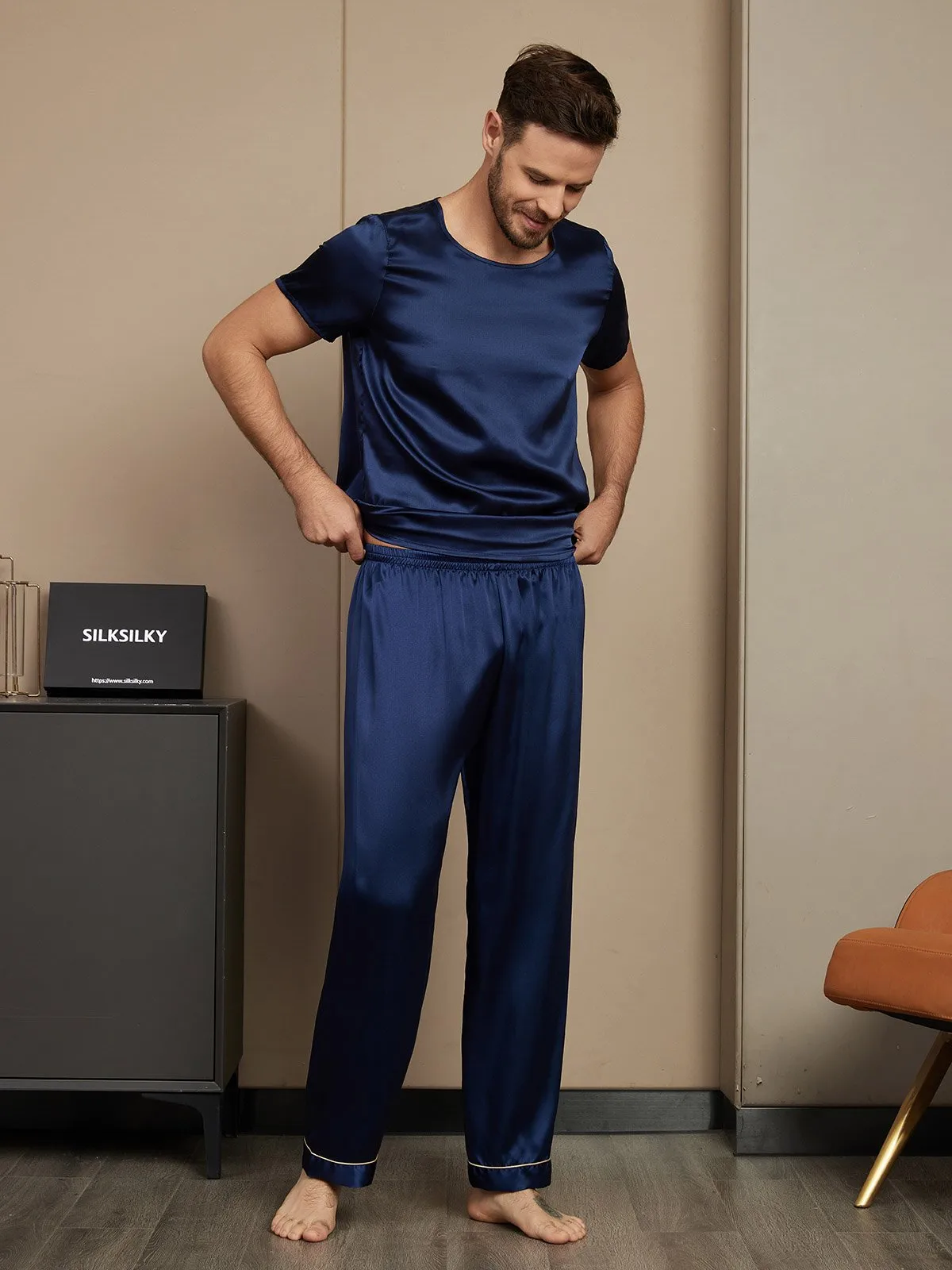 100% Mulberry Silk Short Sleeve Round Neck Men's Pajamas Set with Pants — image 4