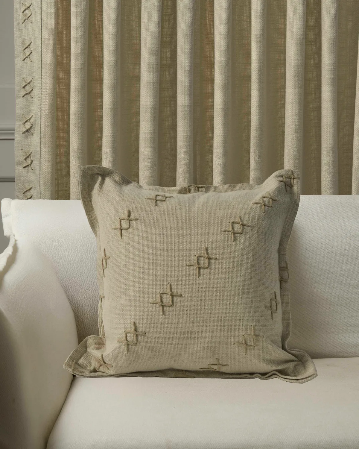 Arden Textured Yarn Stitched Throw Pillowcase — image 6