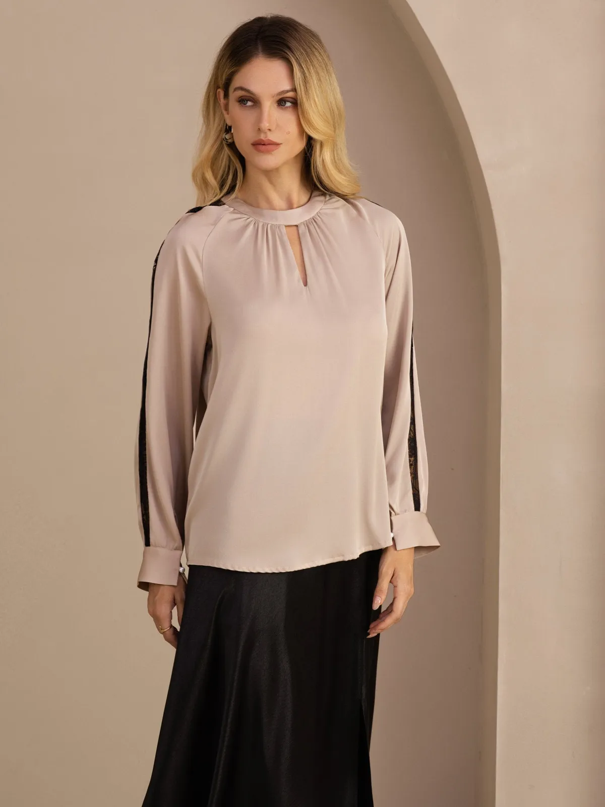 19Momme Silk Women’s Keyhole Neck Long Sleeve Blouse — image 4