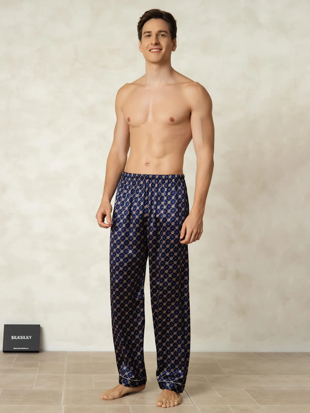 Men's 100% Mulberry Silk Chain Print Sleep Pants with Elastic Waist — image 4