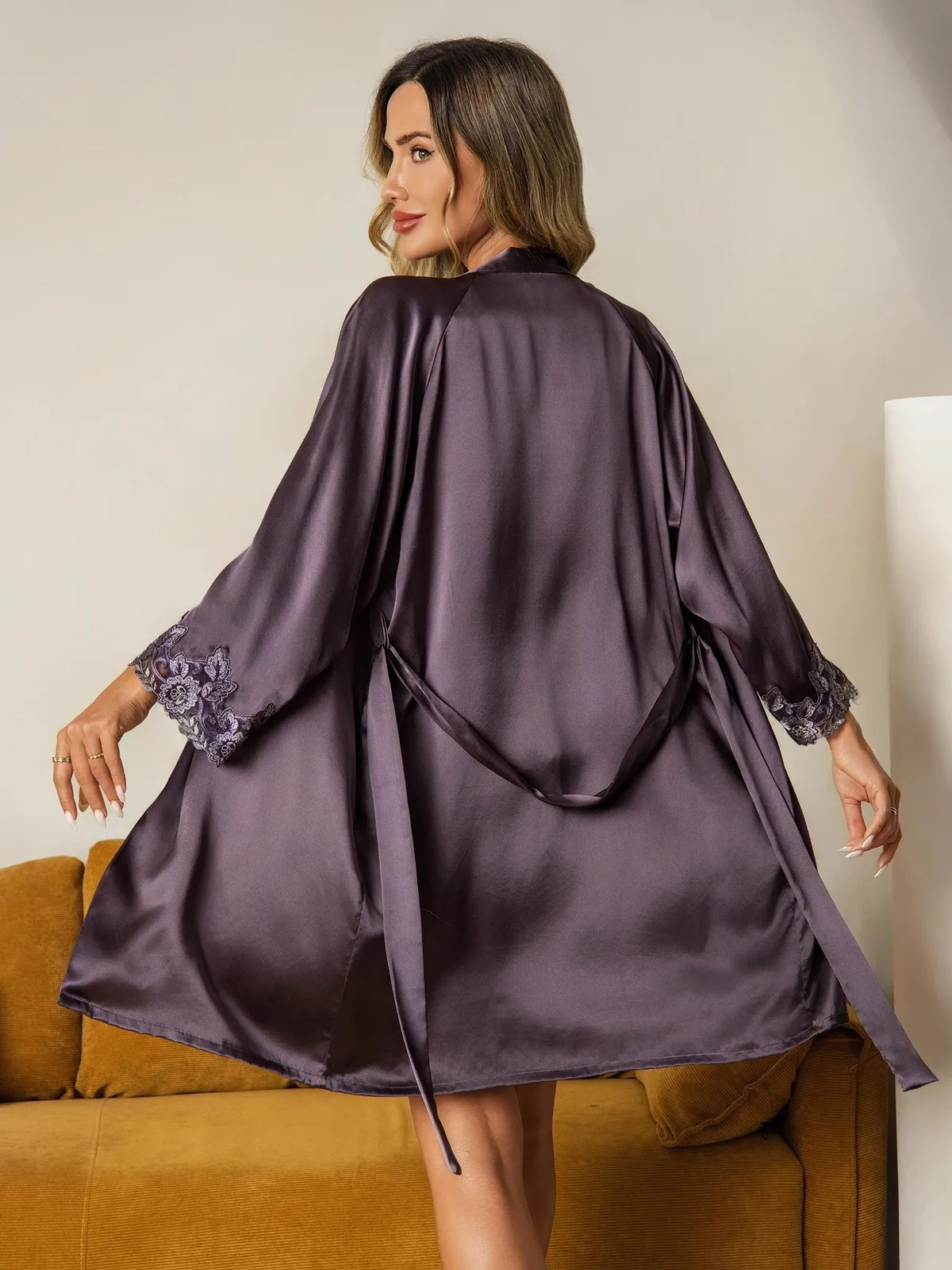 Elegant 100% Mulberry Silk Lace Trimmed Robe and Camisole Set — image 3
