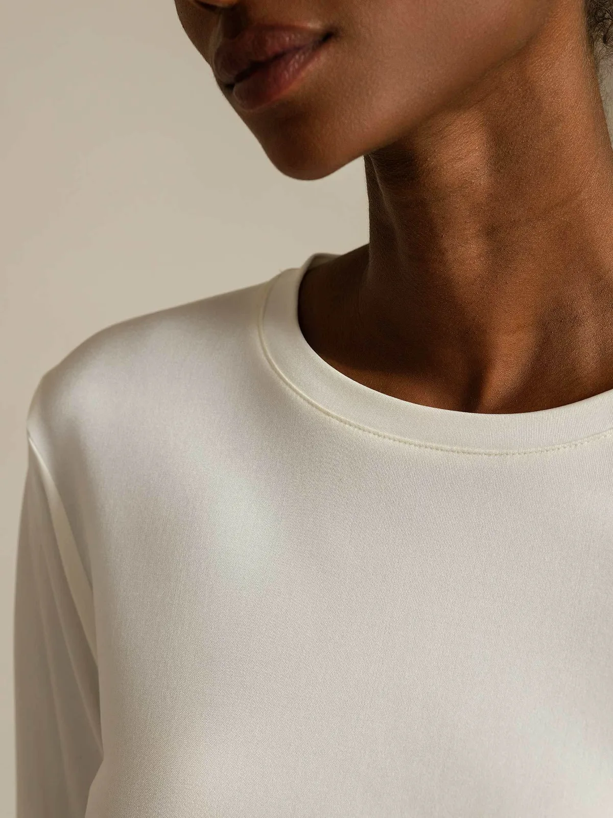 Women's 100% Mulberry Silk Long Sleeve Crew Neck Top — image 4