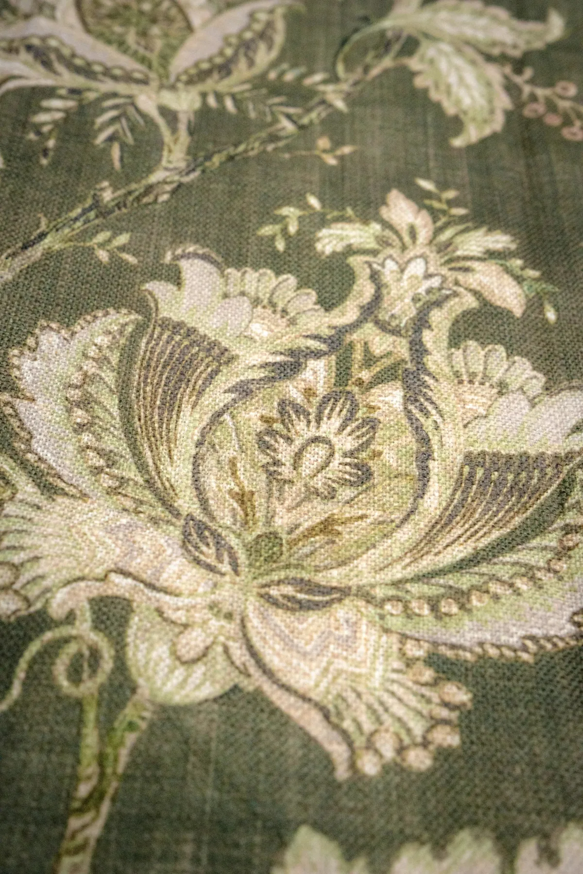 TheNottingHome x TheHues Cottage Bloom Linen Blend Floral Patterned Custom Curtain — image 3