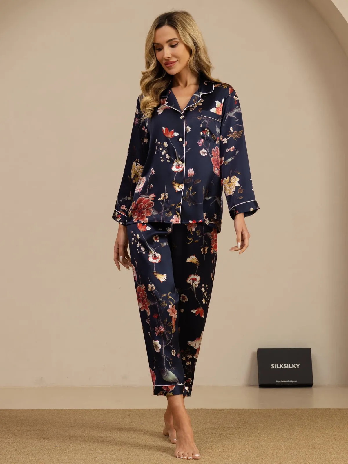 Women's 100% Mulberry Silk Navy Floral Print Long Sleeve Lapel Collar Button Up Pajamas Set — image 4