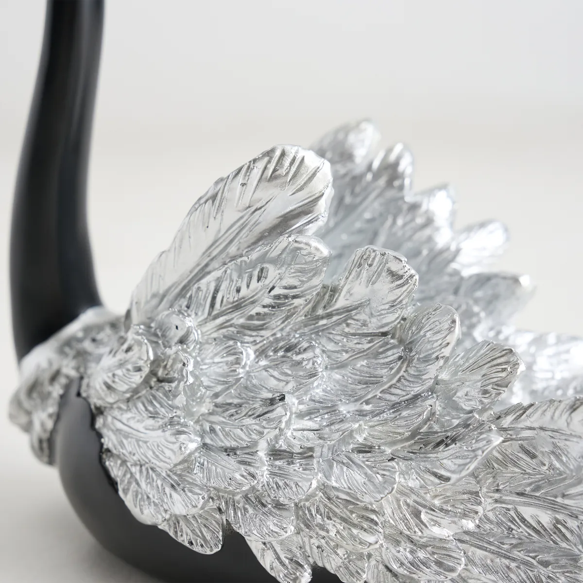 2-Piece Resin Swan Figurines, Black & Gold Decorative Storage Set — image 10