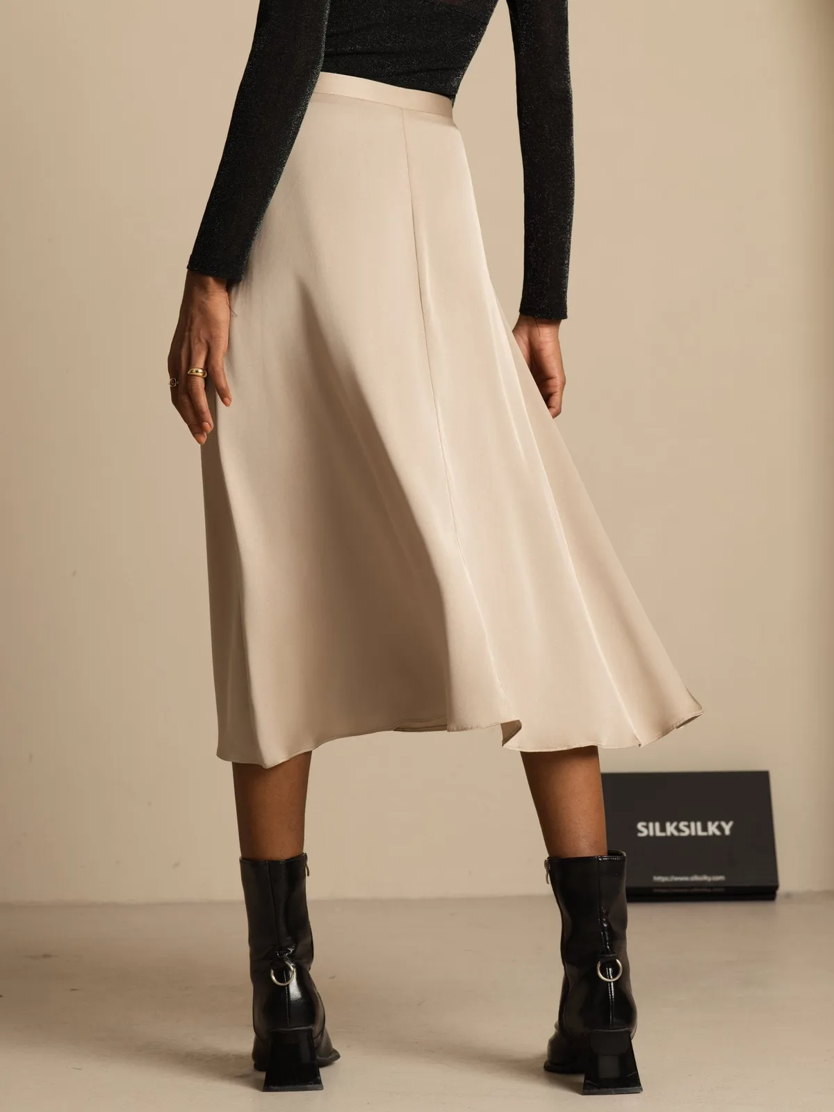 19Momme Silk High Waist A-Line Pleated Midi Skirt with Pockets — image 5