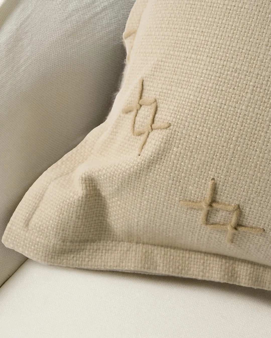 Arden Textured Yarn Stitched Throw Pillowcase — image 9