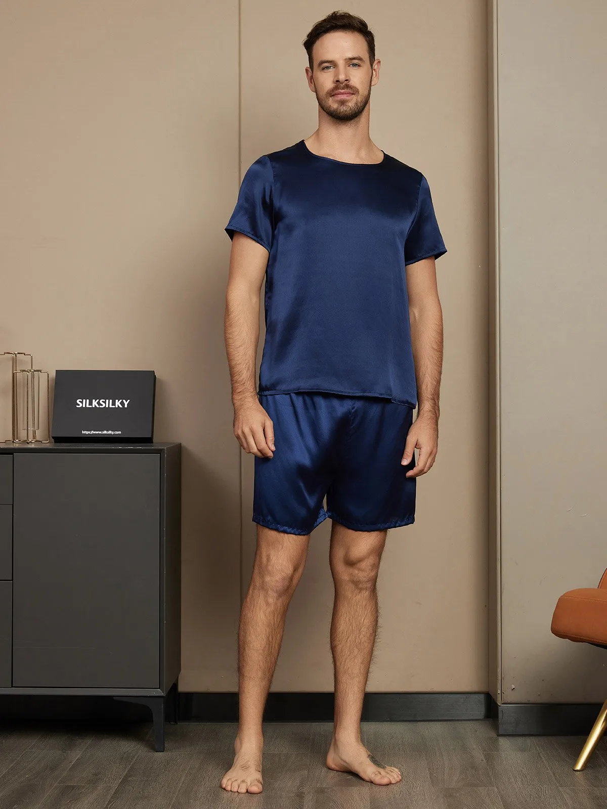 100% Mulberry Silk Short Sleeve Round Neck Men's Pajamas Set with Shorts — image 5