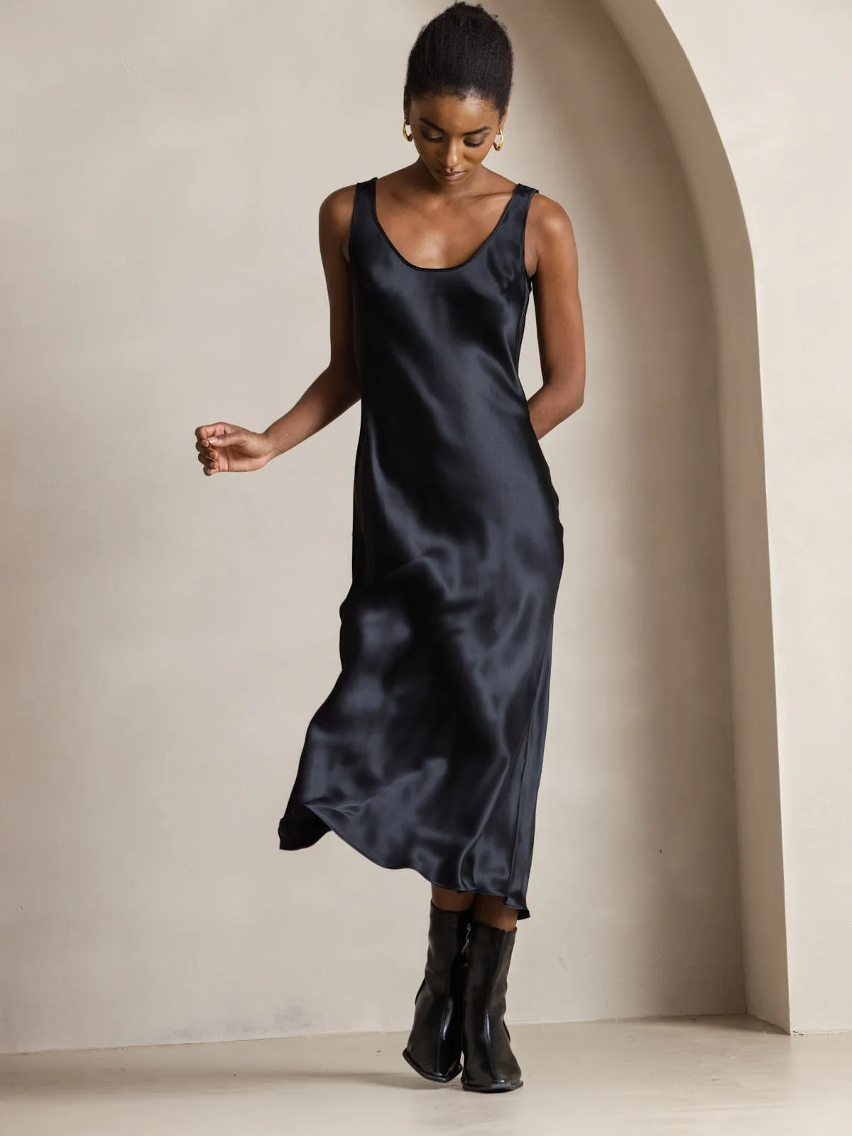 100% Mulberry Silk Sleeveless U Neck Midi Long Dress — image 4