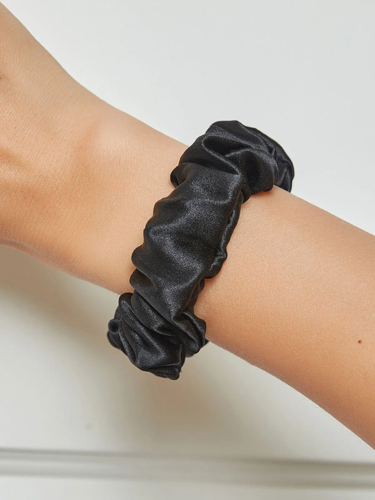 100% Mulberry Silk Soft Classic Hair Scrunchie