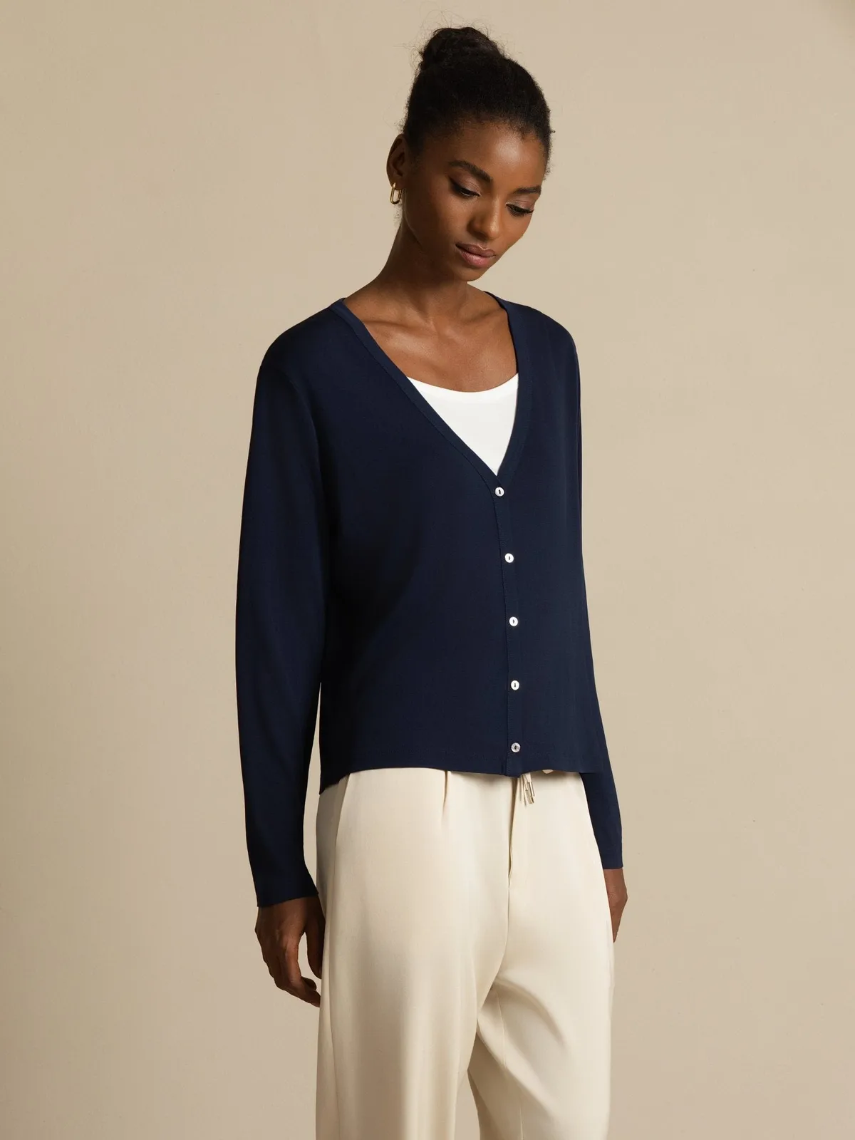 100% Mulberry Silk Women's V-Neck Long Sleeve Basic Cardigan