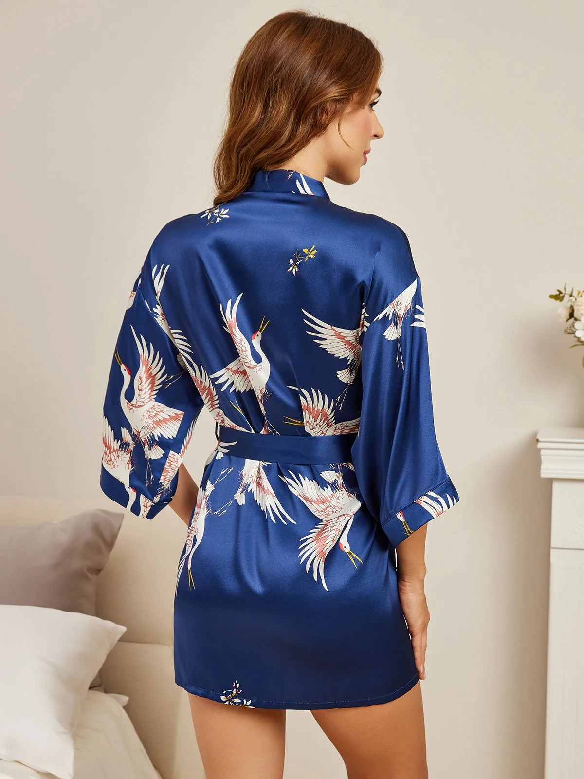 19Momme 100% Mulberry Silk Crane Print 3/4 Sleeve Short Women's Kimono Robe — image 4
