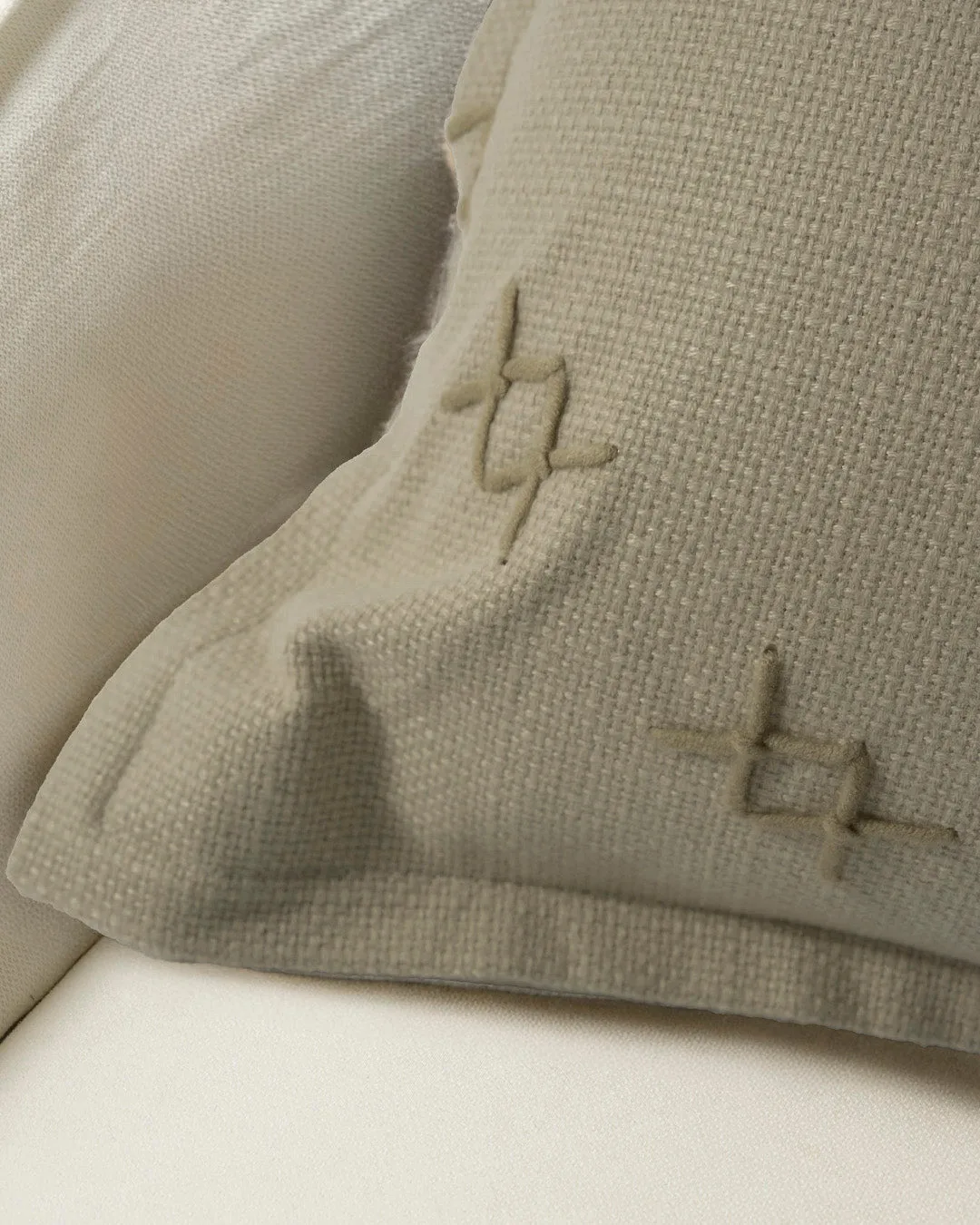 Arden Textured Yarn Stitched Lumbar Pillowcase — image 11