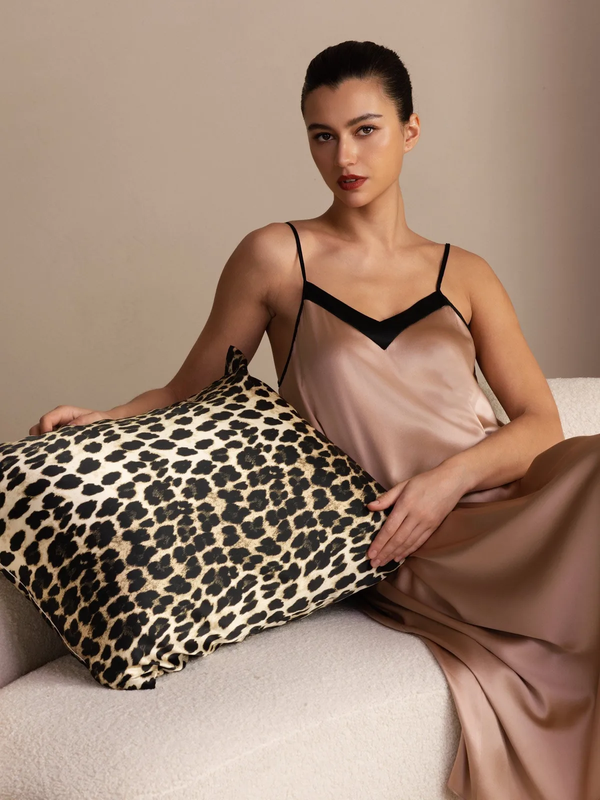 19 Momme Artistic Leopard Printed 100% Mulberry Silk Pillowcase