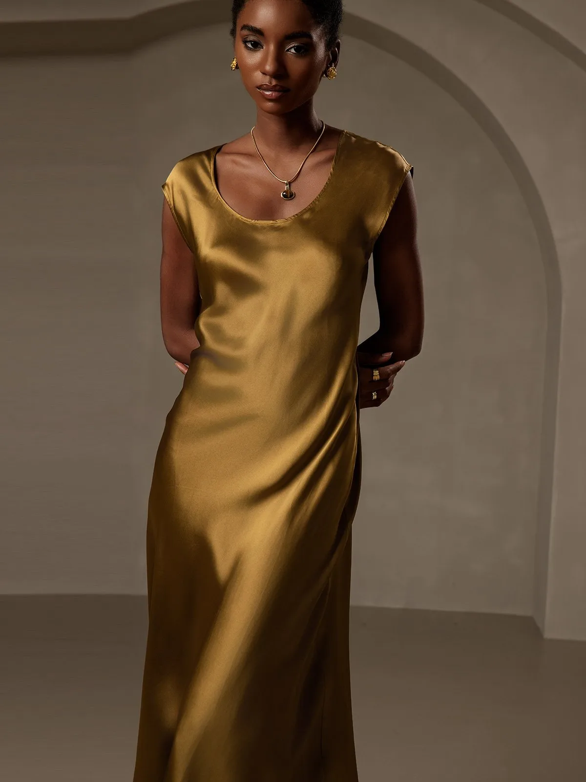 19Momme Silk Cap Sleeve Round Neck Midi Dress — image 3