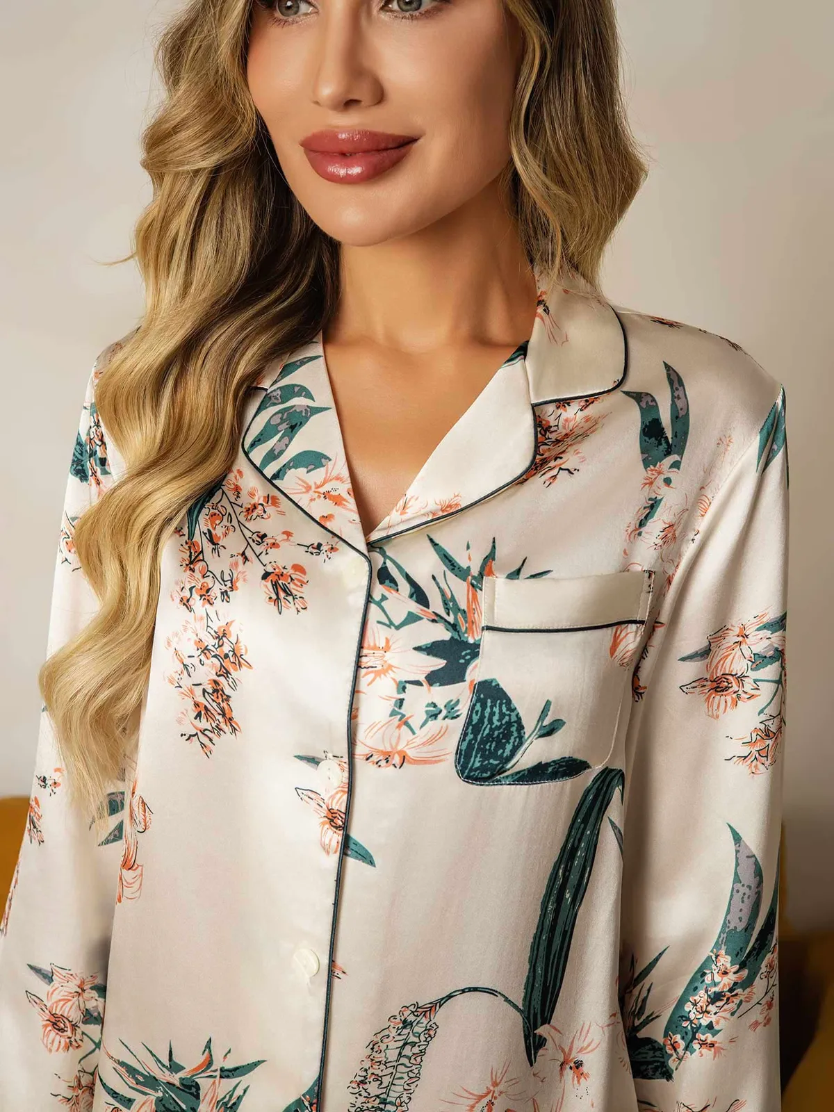 100% Mulberry Silk Botanical Print Long Sleeve Women's Pajamas Set — image 3