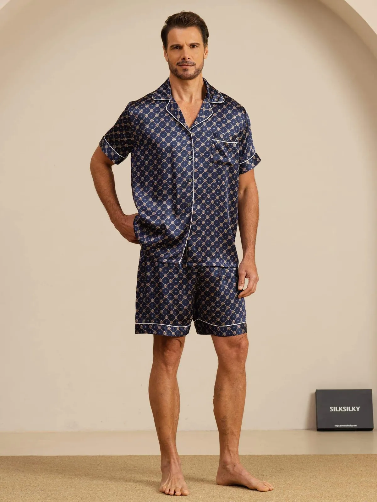 100% Mulberry Silk Short Sleeve Notch Collar Men's Chain Print Pajamas Set with Shorts — image 3