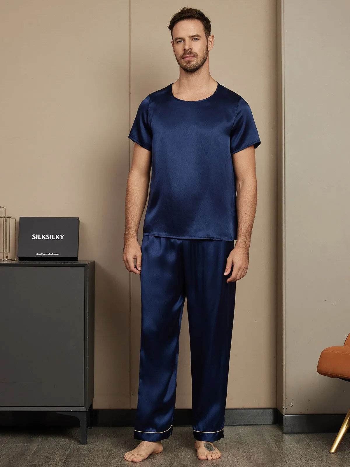 100% Mulberry Silk Short Sleeve Round Neck Men's Pajamas Set with Pants — image 3