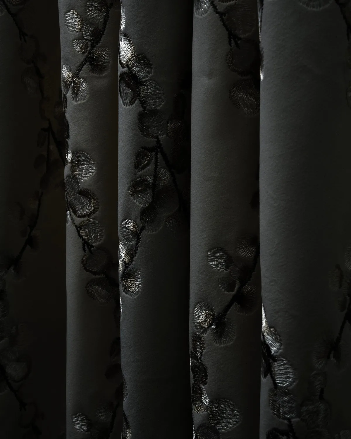 Flora 39 x 125 inch Double French Pinch Pleat Black Velvet Emboidered Floral Pattern Curtain — image 3