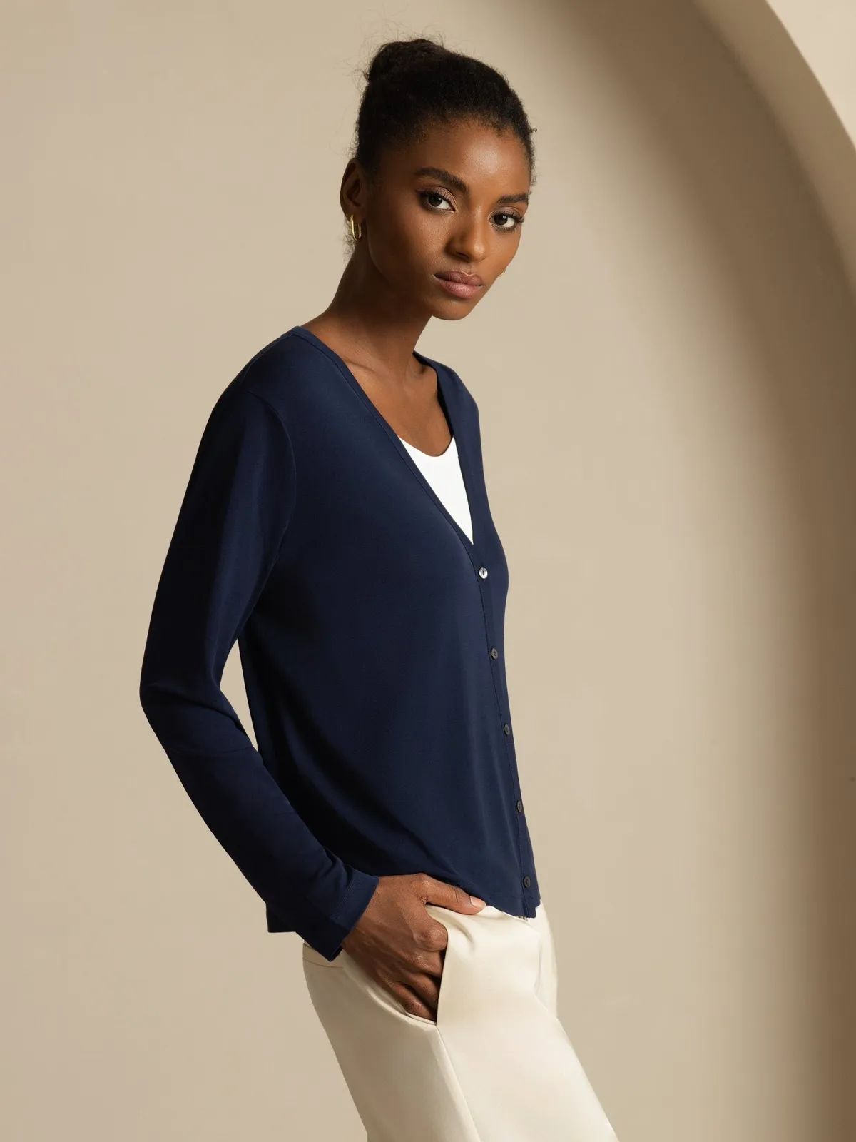 100% Mulberry Silk Women's V-Neck Long Sleeve Basic Cardigan — image 5