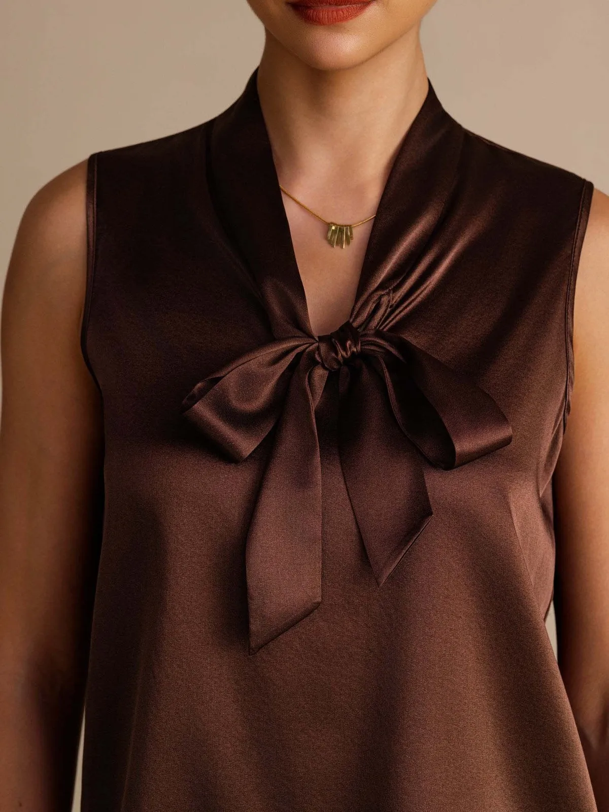 19Momme Silk Women’s Tie Neck Sleeveless Tank Top — image 4